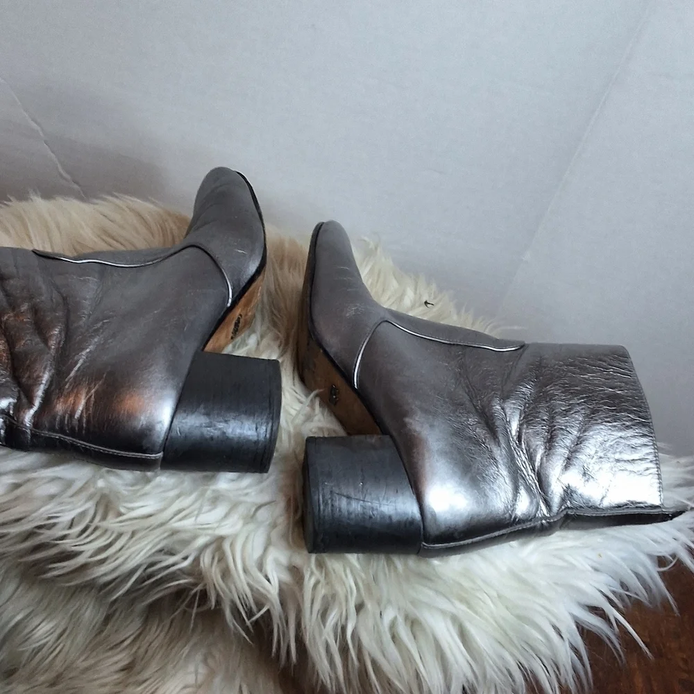 Coach Juliet Silver/ Pewter Leather Ankle Boots 7.5 - Picture 13 of 16
